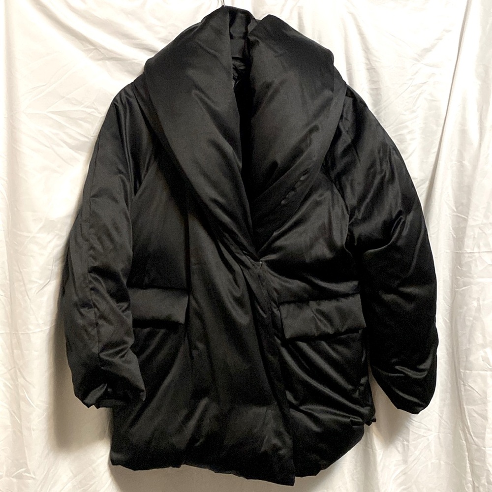 Banana Republic Lucila Satin Puffer Coat in the color Black. Women’s size Small.